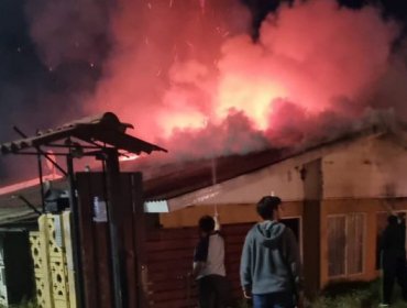 Incendio consume completamente una vivienda en sector El Belloto de Quilpué