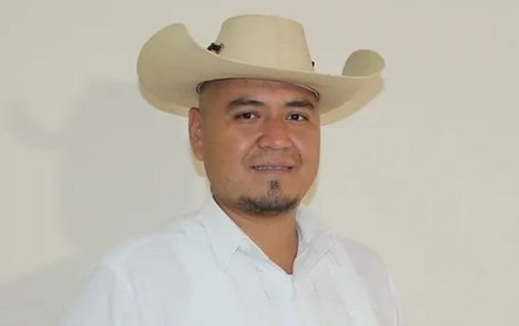 Asesinan a alcalde mexicano, a su padre y a varios policías en doble tiroteo en el estado de Guerrero