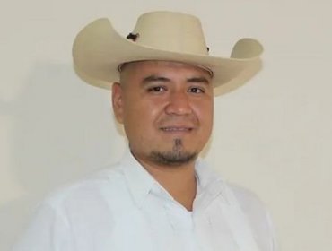 Asesinan a alcalde mexicano, a su padre y a varios policías en doble tiroteo en el estado de Guerrero