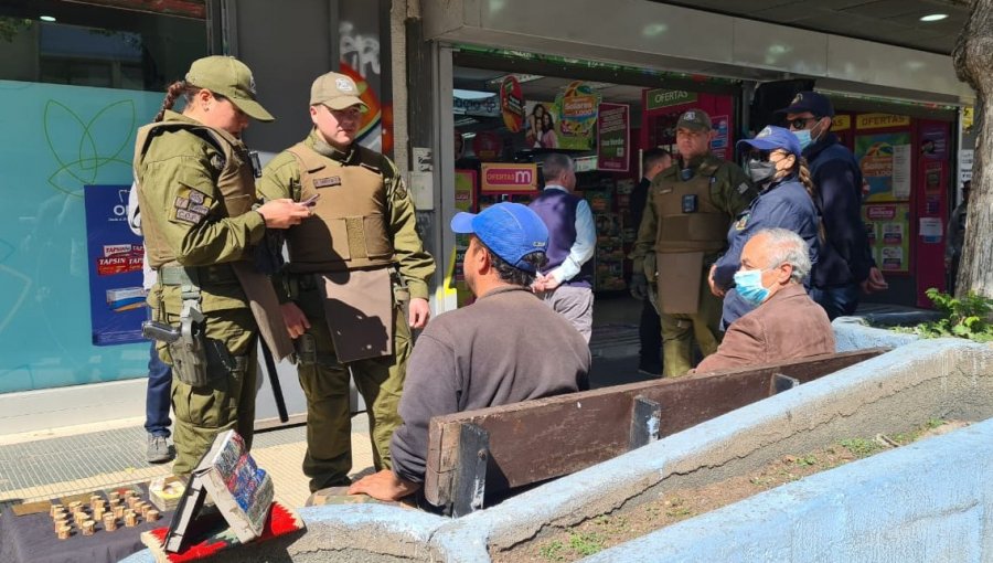 Realizan copamiento policial para combatir el comercio ilegal en el centro y borde costero de Viña del Mar