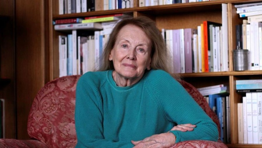 La escritora francesa Annie Ernaux fue galardonada con el Premio Nobel de Literatura 2022