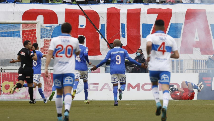 Ya habría cancha para minutos restantes del clásico universitario de Copa Chile