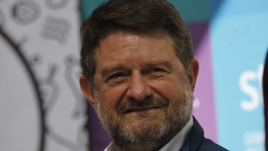 Gobernador Claudio Orrego presentó su renuncia a la Democracia Cristiana