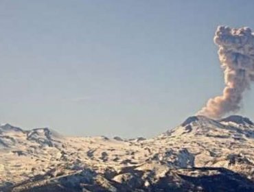 Columna de humo alcanzó 2.460 metros de altura en Nevados de Chillán