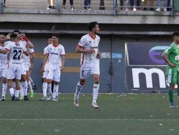 Unión La Calera frenó una notable racha de Audax Italiano ganando de visita