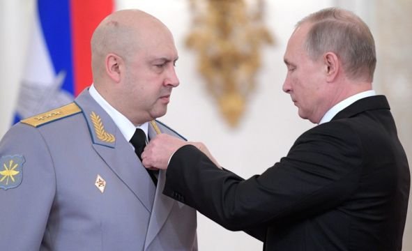 Quién es Serguéi Surovikin, el general ruso acusado de destruir Alepo y que ahora comanda la ofensiva de Moscú en Ucrania