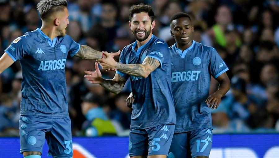 Eugenio Mena se llenó de elogios en Argentina tras marcar su primer gol con Racing