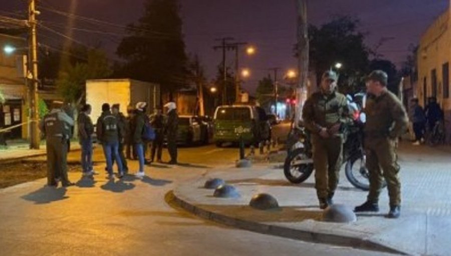 Un fallecido, tres detenidos y cuatro carabineros heridos deja operativo en Estación Central