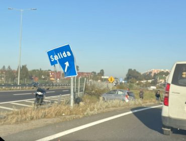 Cuatro lesionados deja accidente de tránsito que involucró a cuatro automóviles en la autopista Troncal Sur de Quilpué