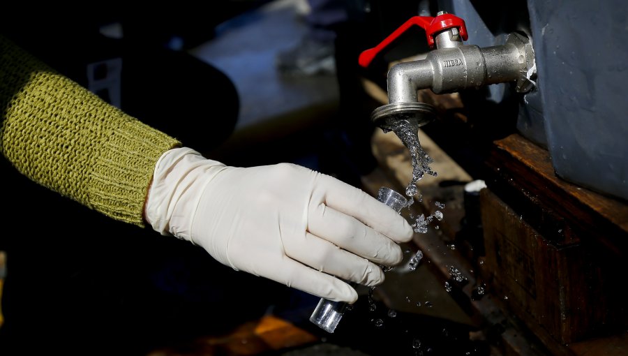 290 mil clientes de ocho comunas de la región Metropolitana se verán afectados por corte de agua potable este miércoles