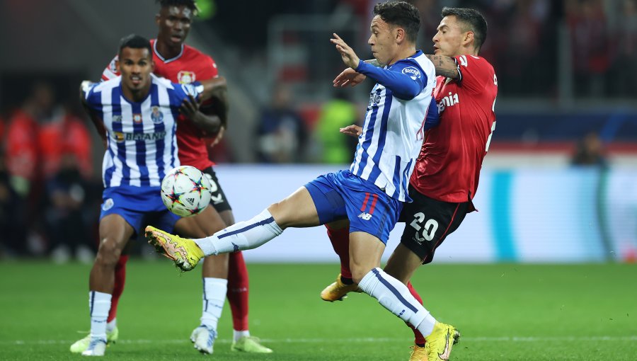 Charles Aránguiz fue titular en desastrosa presentación del Bayer Leverkusen en Champions League