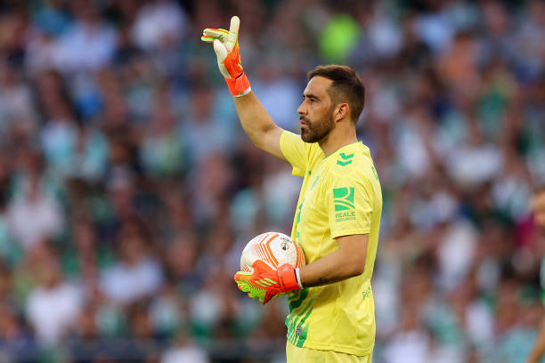 El Betis de Pellegrini y Bravo empató y selló su pase a la siguiente ronda de la Europa League