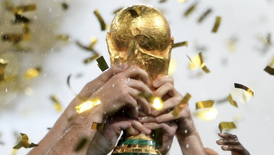 Tras medio siglo, TVN no transmitirá el Mundial de fútbol: derechos de Qatar 2022 fueron adquiridos por Chilevisión y Canal 13