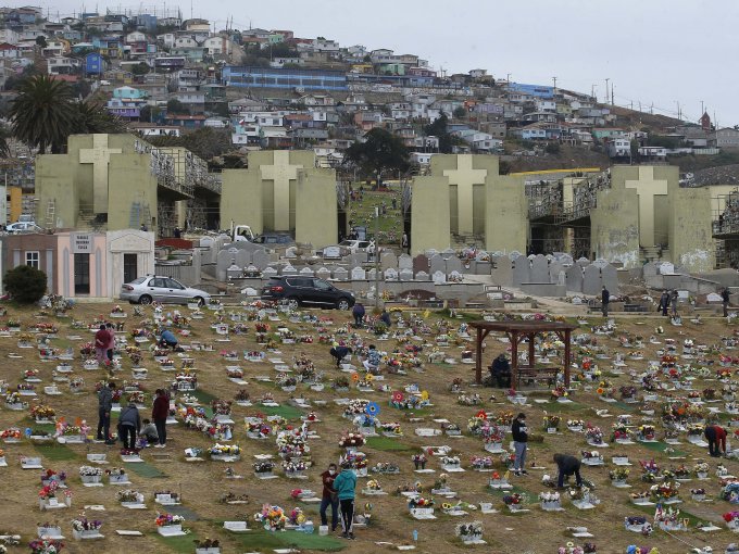 Valparaíso conmemorará el 1 de noviembre con paro en tres de sus cementerios: trabajadores acusan "prácticas abusivas" de la Cormuval