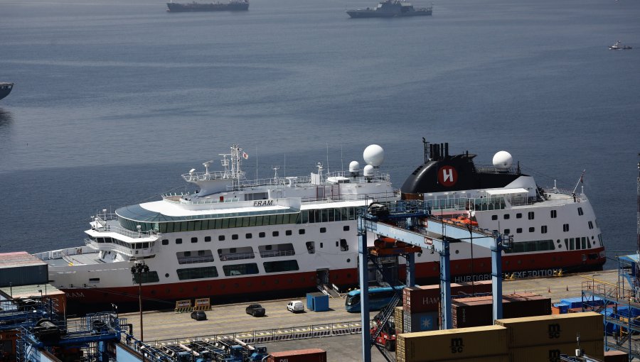 Puerto de Valparaíso recibió su primer crucero de la temporada: Se esperan más de 40 naves