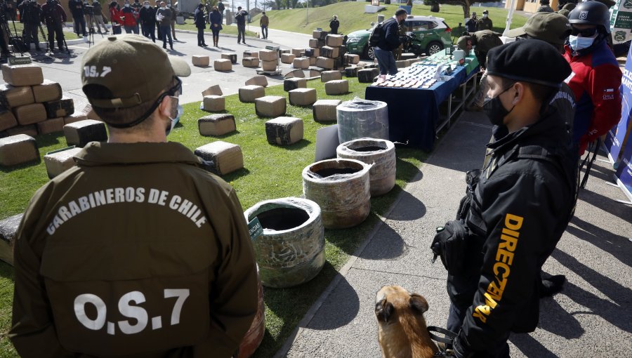 Perro policial detecta 27 kilos de drogas transportados en un camión en Nogales