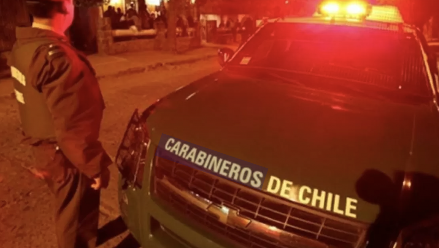 Carabineros fueron recibidos a balazos durante incendio que consumió tres viviendas al interior de una toma en Cartagena