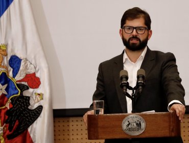 Presidente Boric ante "arremetida de sectores conservadores" advierte que demandas del estallido social "siguen vigentes"