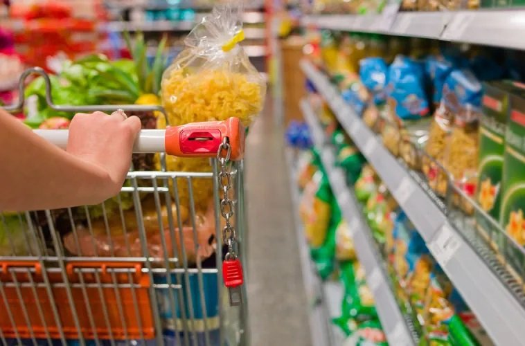 Canasta básica de alimentos registra alza récord en septiembre y supera los $60 mil