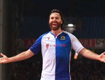 Ben Brereton anotó un golazo en el triunfo que dejó al Blackburn como líder de la Championship