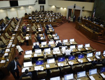 Fallido minuto de silencio por las "víctimas del estallido social" solicitado por el PC en la Cámara: Partido Republicano no dio la unanimidad