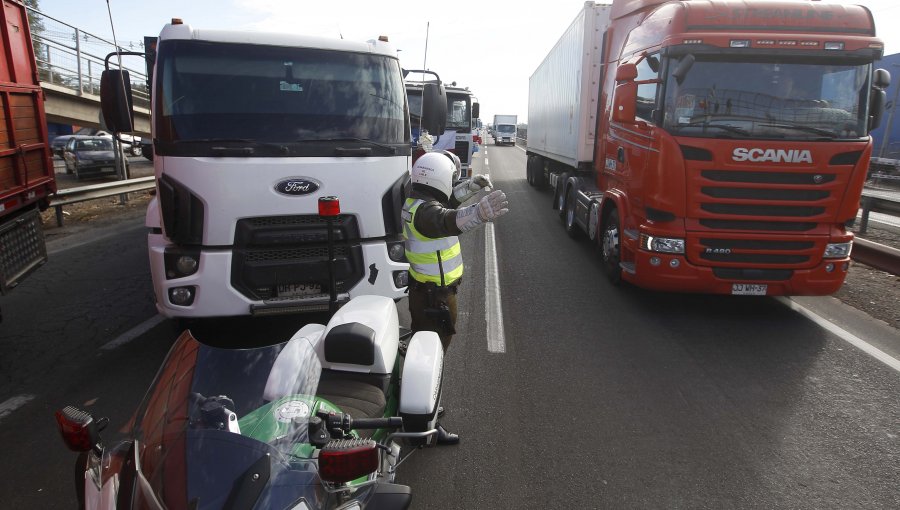 Camioneros piden alternativas al Gobierno ante nueva alza del diésel o se verán "obligados a adoptar otras medidas"