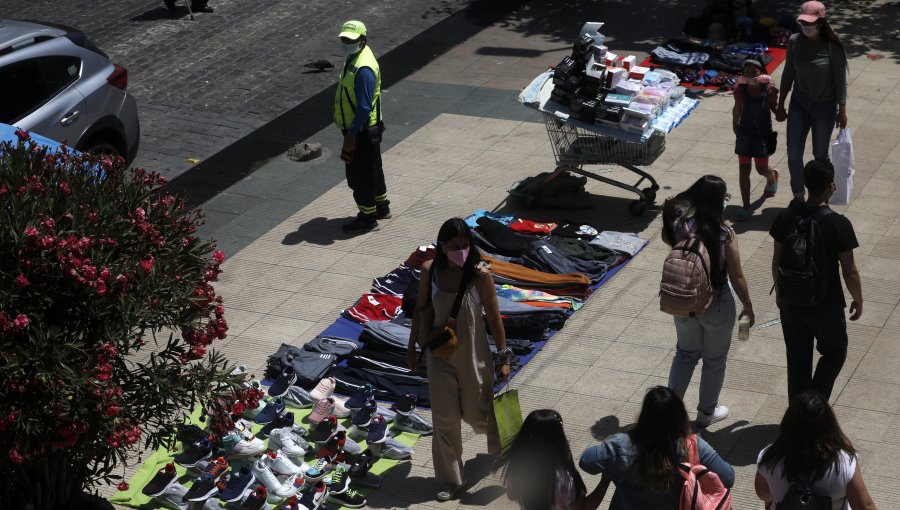 ¿Fin al comercio ambulante en Viña? Concejo aprueba ordenanza que establece polígonos para ejercerlo y que sanciona la reincidencia