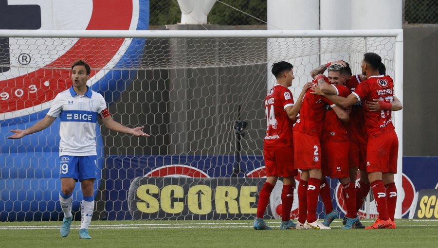 Unión La Calera aplastó a Católica y la alejó del sueño de clasificar a Copa Libertadores