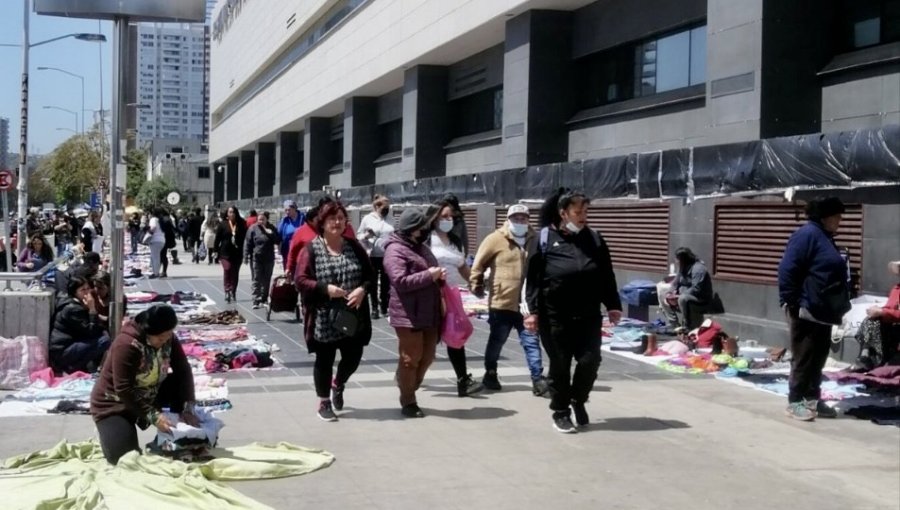 Viñamarinos en pie de guerra contra el comercio ambulante afuera del Hospital Fricke: envían carta a Ripamonti exigiendo su despeje