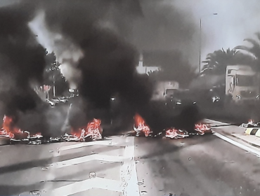 Conductores agrupados en el movimiento No + TAG encendieron barricadas e iniciaron el bloqueo de rutas en la región Metropolitana