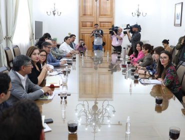 Oficialismo acoge llamado a la unidad del Gobierno tras roces por críticas del senador Latorre contra la ex Concertación