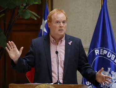 Senador Edwards acusa "desconexión" y emplaza a Chile Vamos a consultar a sus bases si quieren una nueva Convención
