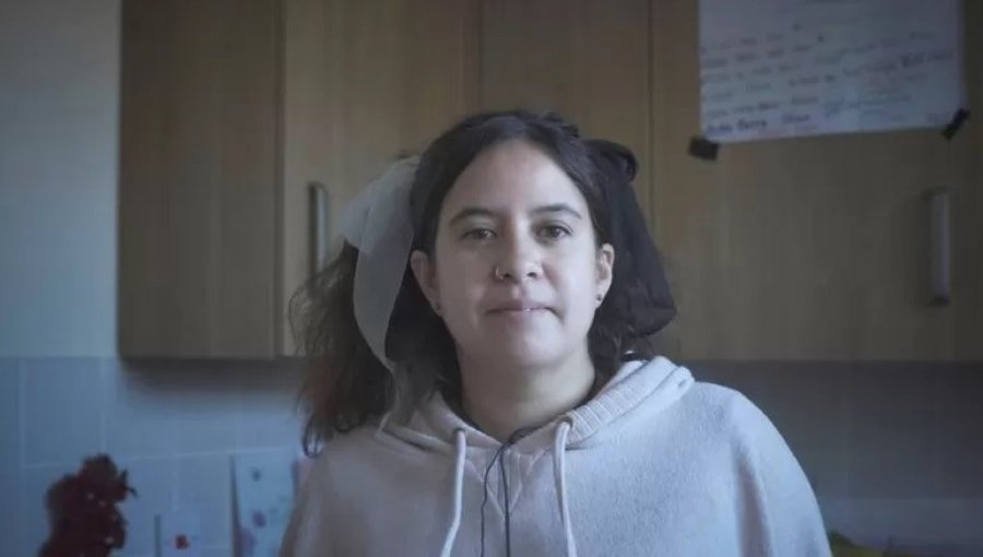 "El día que solo tengo un trabajo lo considero mi día libre": La madre soltera inglesa que necesita 5 trabajos para sobrevivir