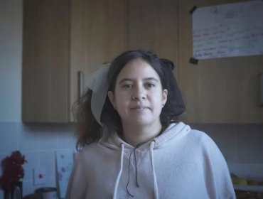"El día que solo tengo un trabajo lo considero mi día libre": La madre soltera inglesa que necesita 5 trabajos para sobrevivir
