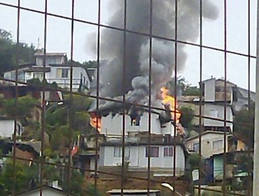 Incendio estructural consume una vivienda particular en el sector de Villa Hermosa de Viña del Mar