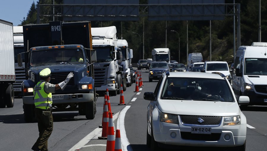 Bus protagonizó accidente de tránsito en la ruta 68 y generó alta congestión en Pudahuel: conductor huyó a pie del lugar