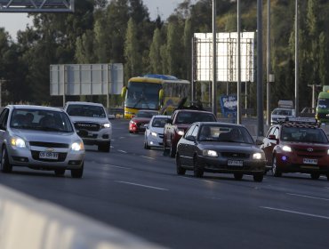 Segundo balance del MOP: 106 mil vehículos han salido de la región Metropolitana por el fin de semana largo