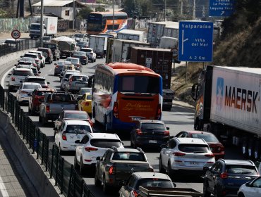 Cerca de 32 mil vehículos han salido de Santiago rumbo a la región de Valparaíso por la ruta 68