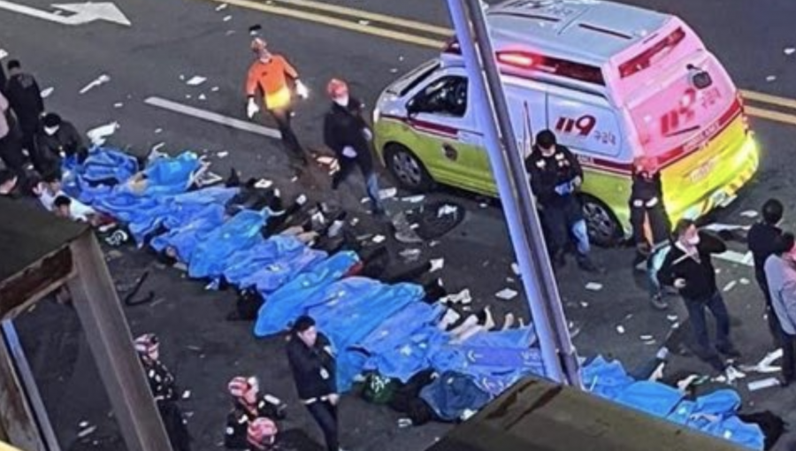Al menos 120 personas murieron tras una estampida durante masivo evento de Halloween en Corea del Sur