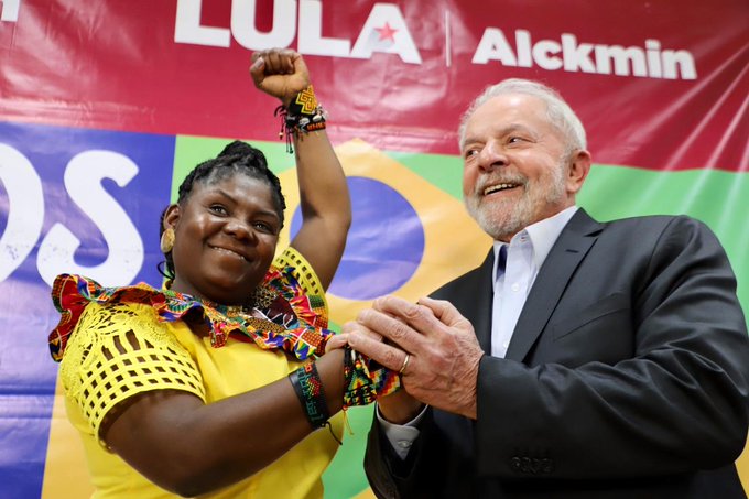 Elecciones en Brasil: Lula vuelve al poder al derrotar a Bolsonaro en la elección más reñida desde el retorno a la democracia
