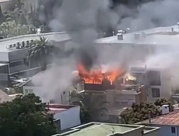 Viña del Mar: Voraz incendio deja al menos siete damnificados en calle 3 Norte