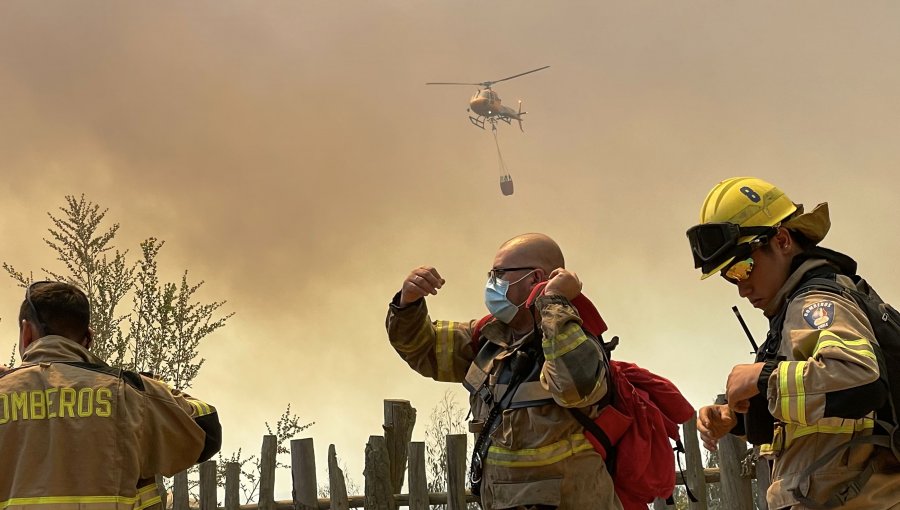 Seis comunas a nivel nacional se encuentran con Alerta Roja por sendos incendios forestales