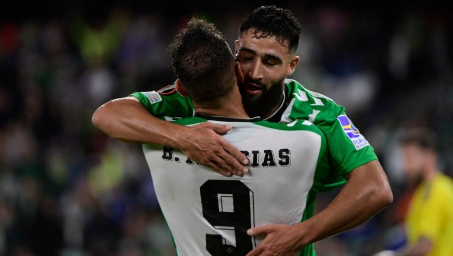 Betis de Pellegrini y Bravo goleó al Helsinki y avanzó invicto a octavos de Europa League