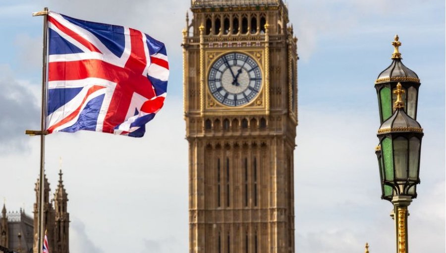 Banco de Inglaterra advierte de que Reino Unido enfrentará la recesión más larga de su historia