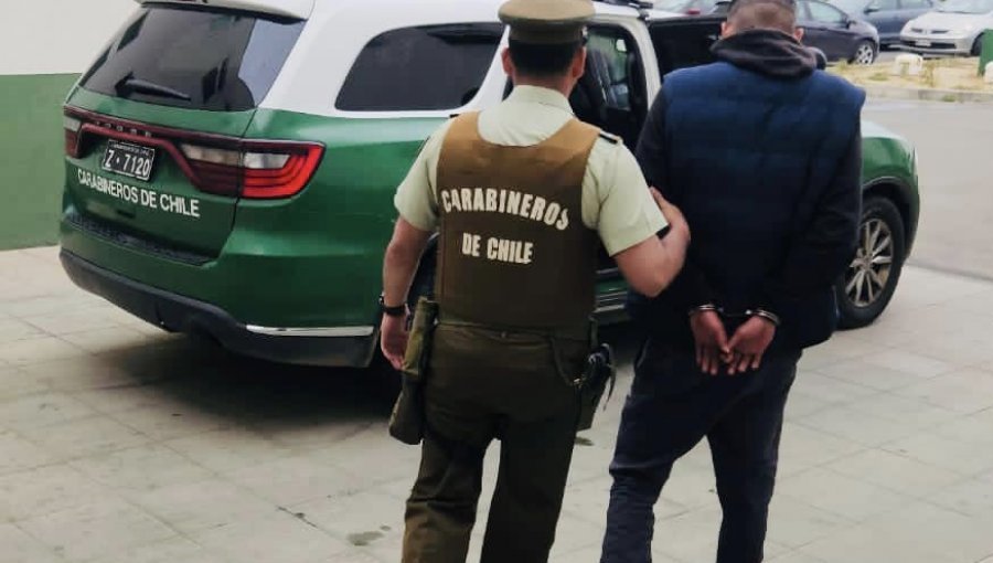 Detienen a dos delincuentes que asaltaron un servicentro en Puchuncaví: habrían realizado al menos cuatro delitos similares