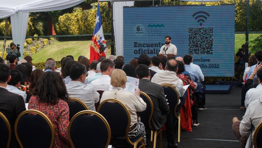 Presidente Boric en cónclave de Cerro Castillo: "Pensemos con los pies puestos en las urgencias del presente"