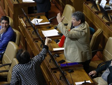 Alinco interrumpió primer discurso de Mirosevic como presidente de la Cámara: Afirman que tenía "hálito alcohólico"