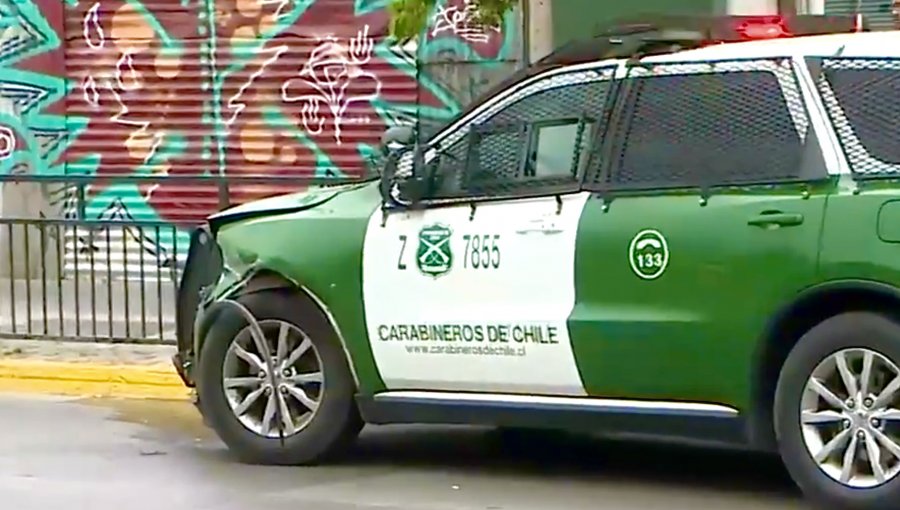 Patrulla de Carabineros chocó contra vehículo particular en Independencia
