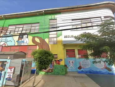 Profesor denunciado por acosar a una alumna fue suspendido de escuela en Viña del Mar: antecedentes pasaron a Fiscalía