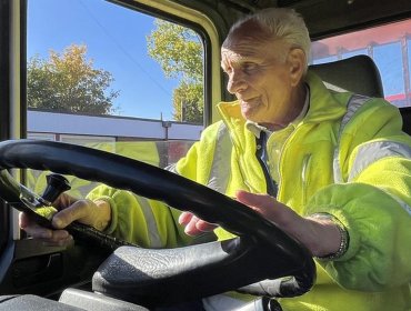 “No necesito GPS ni mapa, todo lo tengo en la cabeza”: El camionero de 90 años que se rehúsa a jubilarse y a entrar en los Guinness